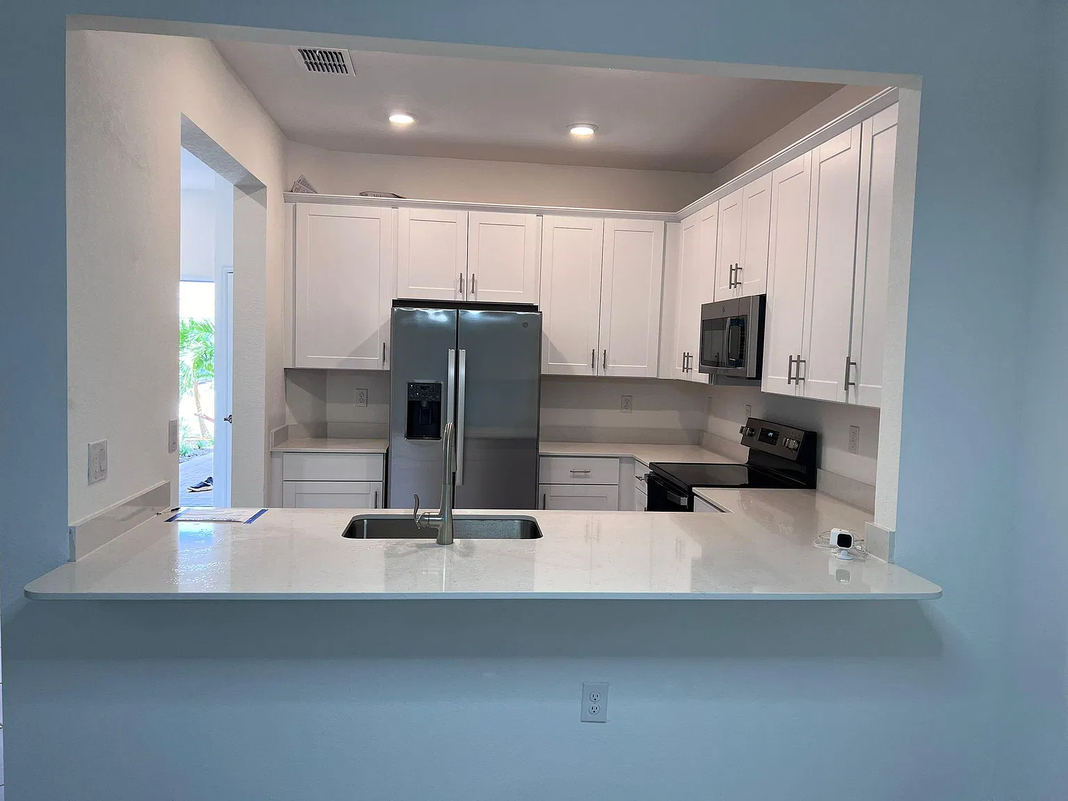 3 bed, 2.5 bath, 1879 sqft, $3,100 — Photo 2