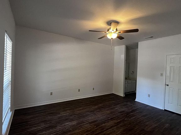 4th image of 123 Sandlewood Cir S