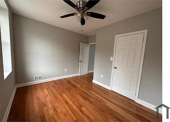 2724 Baker St — Photo 10