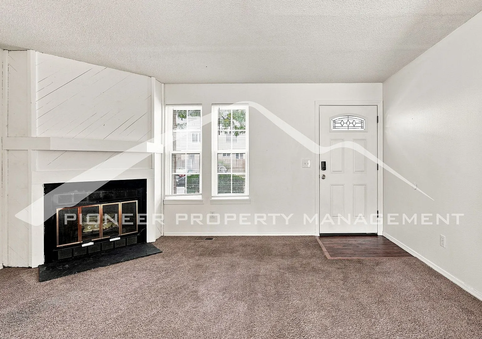 Spacious Condo with Washer/Dryer and Central AC — Photo 3