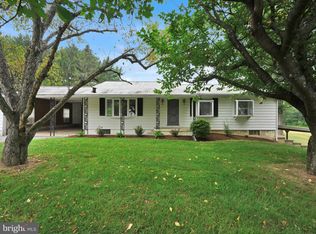 15 New Bunkerhill Rd, Lebanon, PA 17046