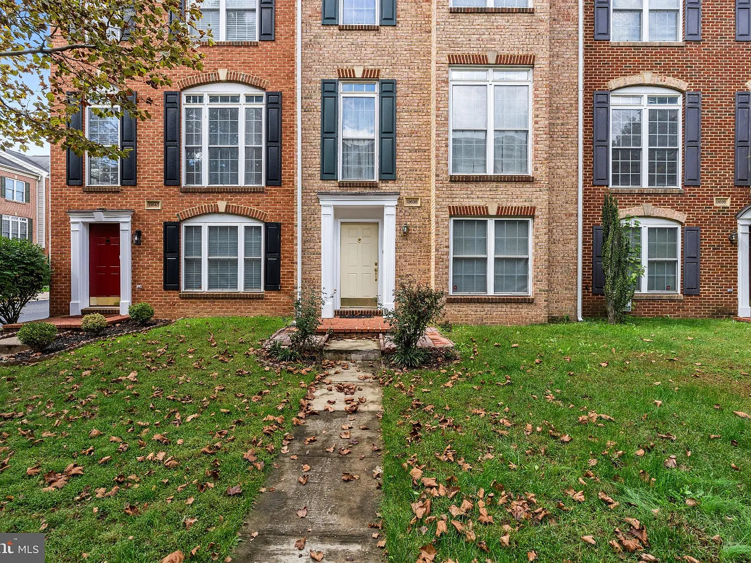 3 bed, 4.0 bath, 1708 sqft, $3,100 — Photo 2