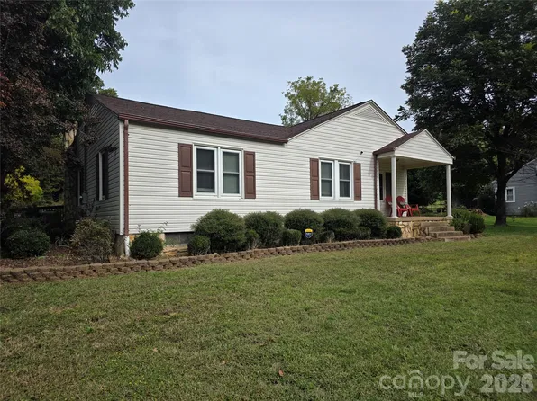 3770 Dry Ponds Rd, Granite Falls, NC 28630