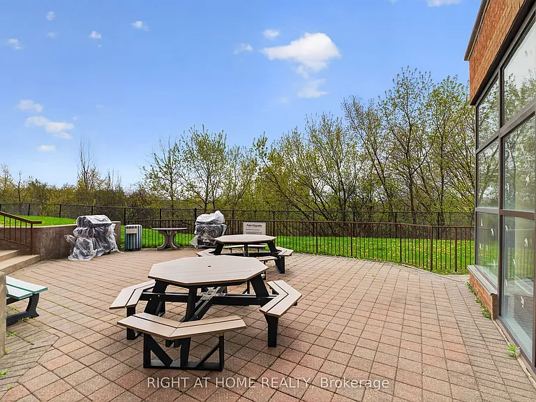 6 Humberline Dr #323 — Photo 46