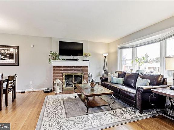 2nd image of 10908 Fairchester Dr
