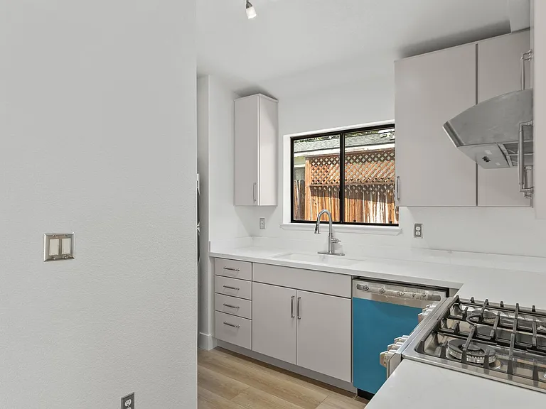 145 Summerset Dr — Photo 11
