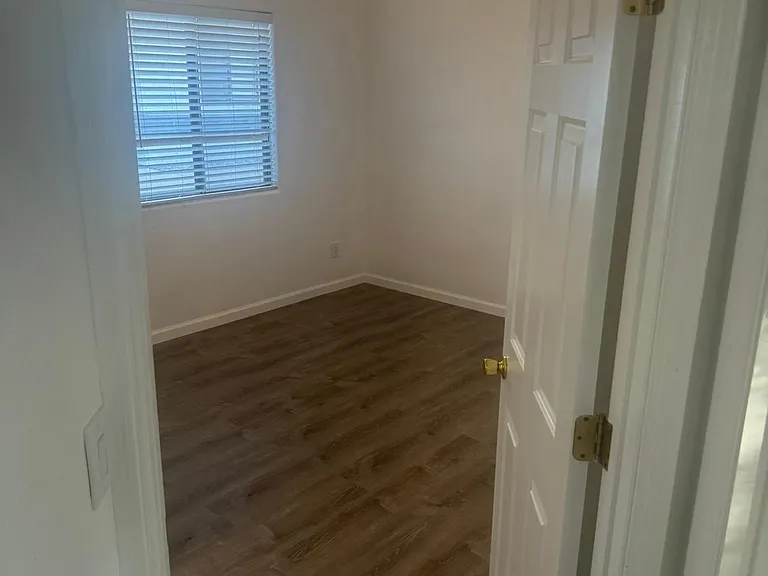 913 E Hedrick Dr #2 — Photo 6