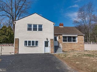 3212 Manor Rd, Huntingdon Valley, PA 19006