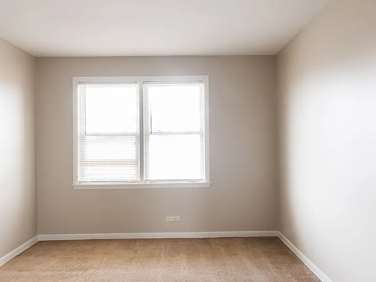 6615-19 W Lloyd Dr — Photo 14