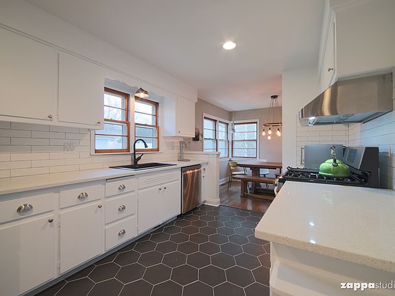 5th image of 553 Cypress Dr