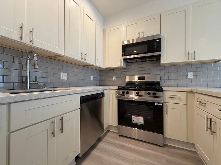 571A Minna St #571A — Photo 4