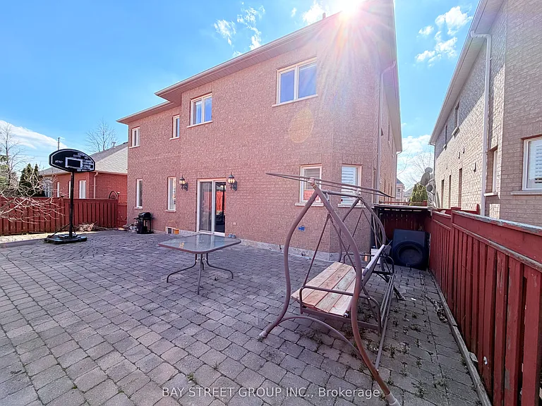 9 Saint Clare Blvd — Photo 42