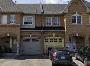 104 Sunfield Rd, Toronto, ON M3M 2V3