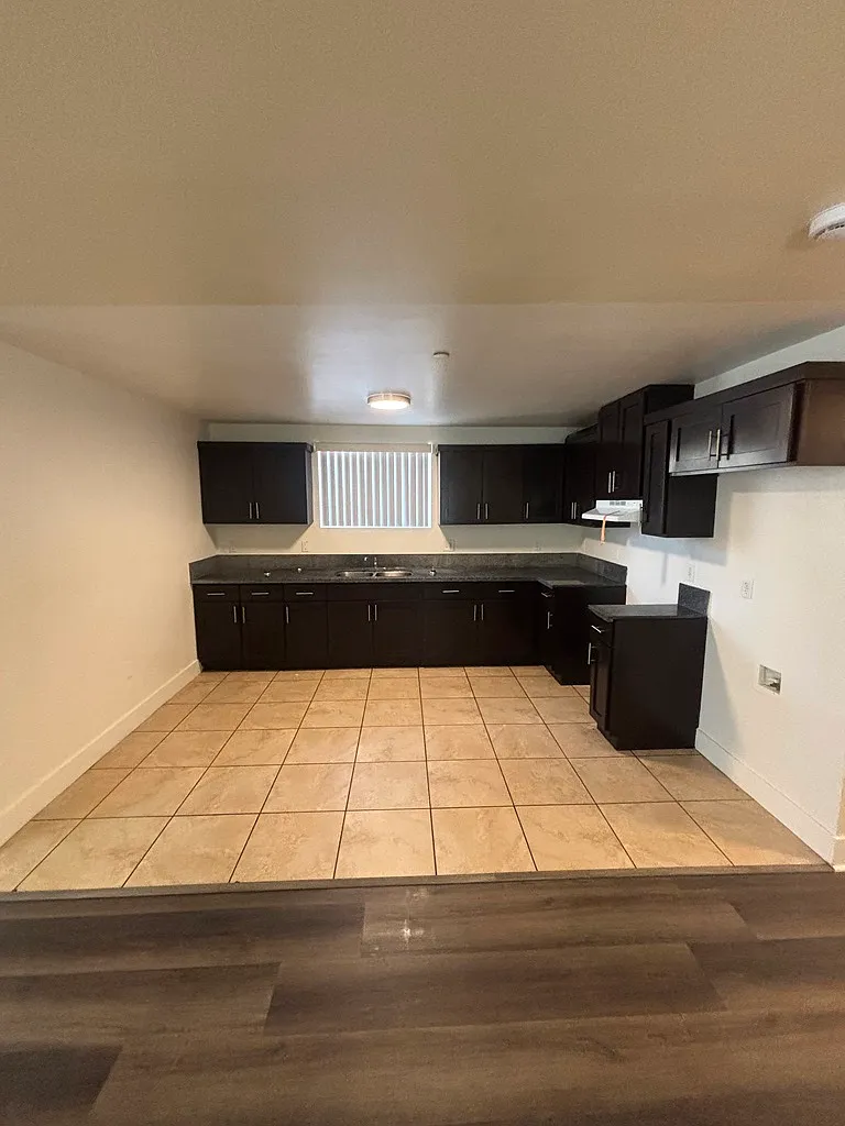 5 bed, 1857 sqft, $4,200 — Photo 4
