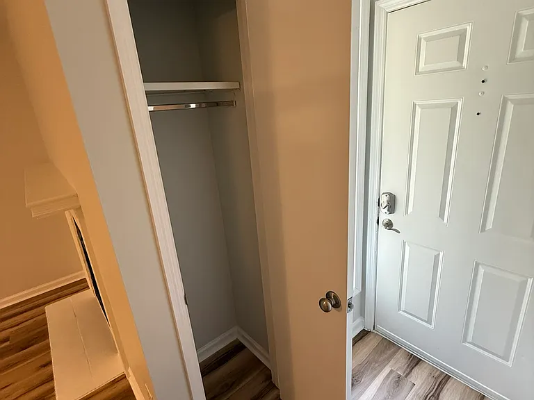 Entrance coat closet