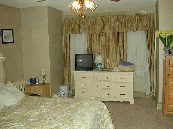 Master Bedroom 16x14