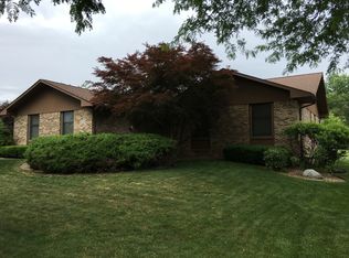 20181 Southampton Dr, Livonia, MI 48152