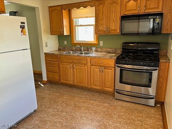 5th image of 15706 Barbara Ave
