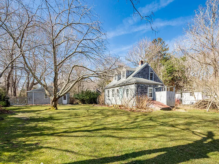 134 Three Mile Harbor Rd — Photo 21