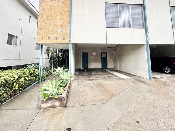 5th image of 1335 Barry Ave #8