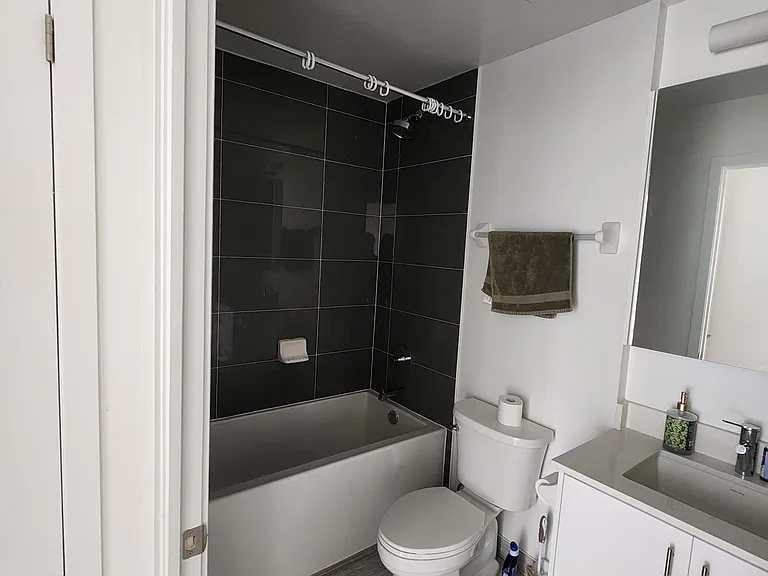 105 Oneida Cres #206 — Photo 11