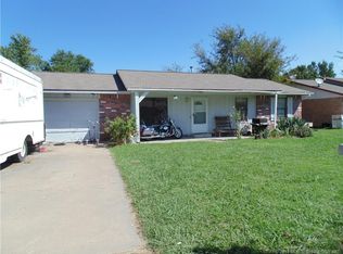 1057 E 144th Pl, Glenpool, OK 74033