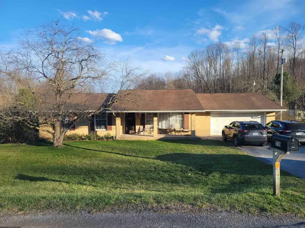 1745 Mansfield Dr, Philippi, WV 26416