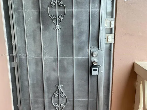 270 NE 191st St APT 120, Miami, FL 33179