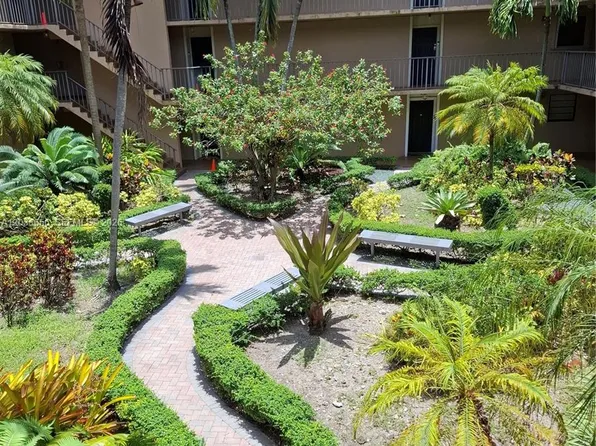 10425 SW 112th Ave APT 207, Miami, FL 33176