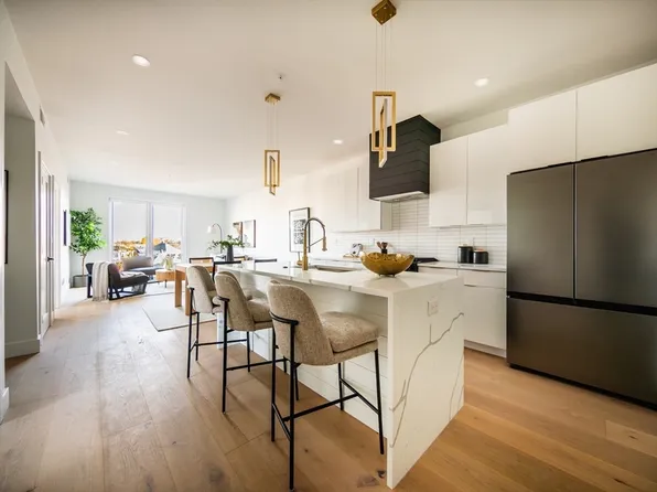 66 McGrath Hwy #502, Quincy, MA 02169