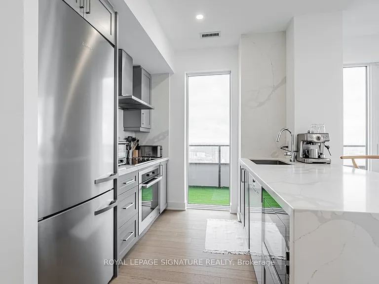 20 Shore Breeze Dr #LPH05B — Photo 7
