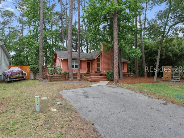 31 Kingbird Ln, Hilton Head, SC 29928