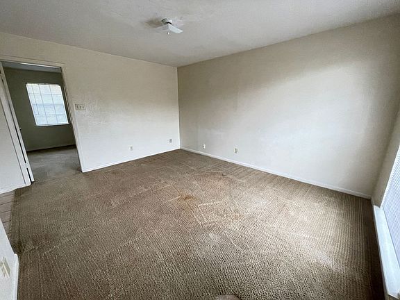 4th image of 224 Hold St #12