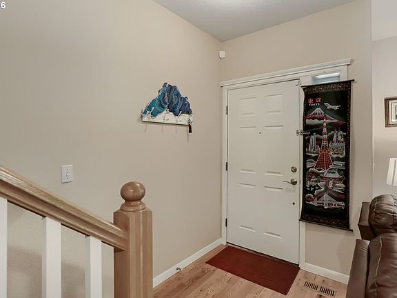 3rd image of 1390 NE Park Ln