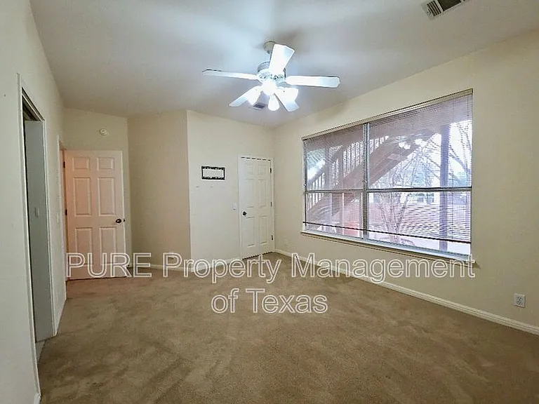 1103 Seton Hall Ln — Photo 15