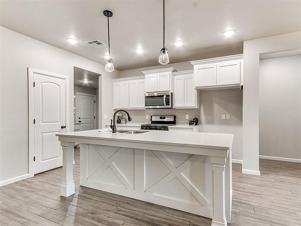 1st image of 2416 Creek Side Cir