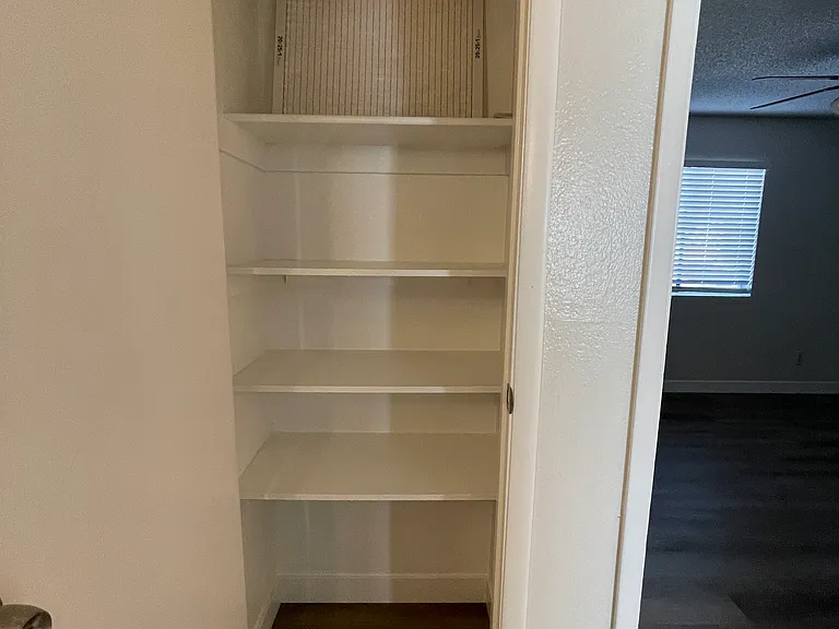 2432 E Tracy Ln #1 — Photo 8