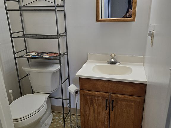 5th image of 131 E Lake St APT 4