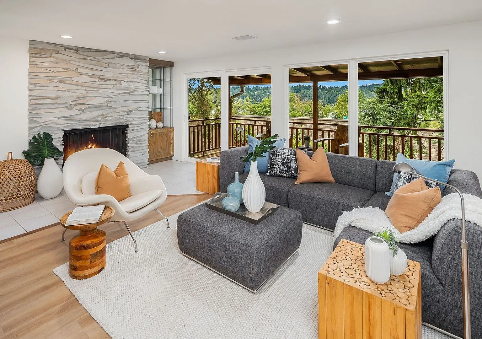 Spacious 4BR House in Bellevue — Photo 4