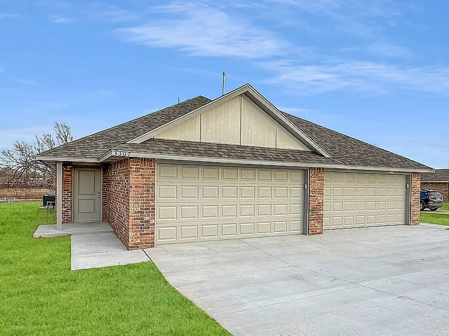 3 bed, 1200 sqft, $1,350 — Photo 2