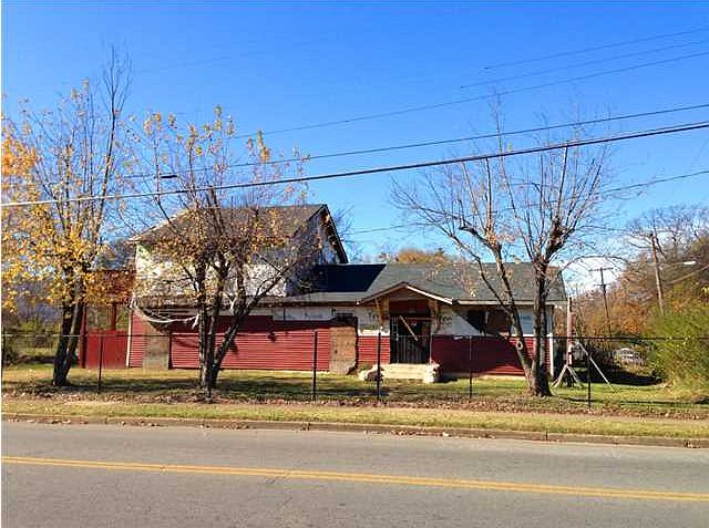 2nd image of 2001 S Willow St