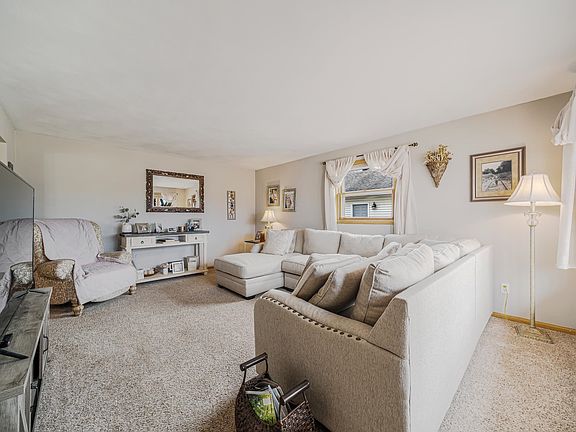 5th image of 607 Homestead Trl