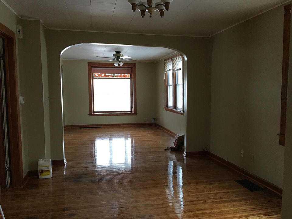 2nd image of 723 S Pennsylvania Ave