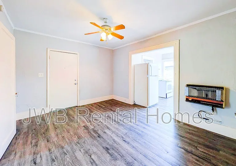 2022 Dellwood Ave #2 — Photo 4