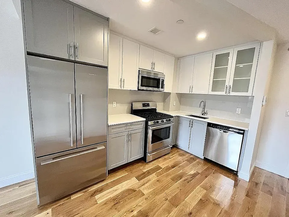 490 Myrtle Ave #5E