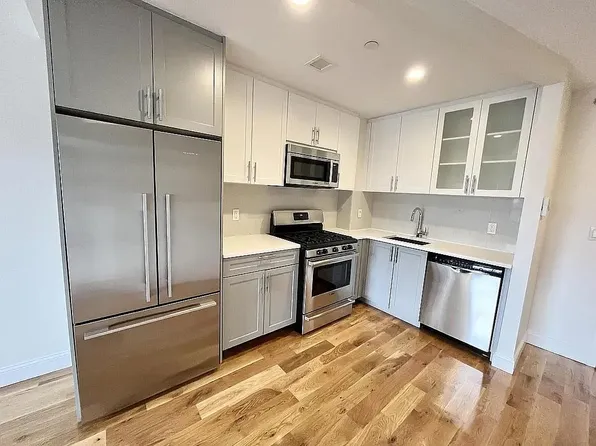 490 Myrtle Ave, Brooklyn, NY