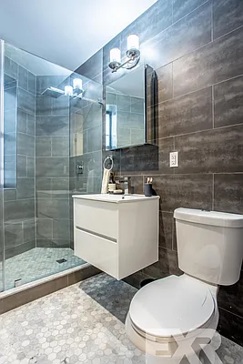 Rented by EXR | media 28