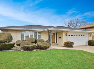 3213 Brookmeade Dr, Rolling Meadows, IL 60008