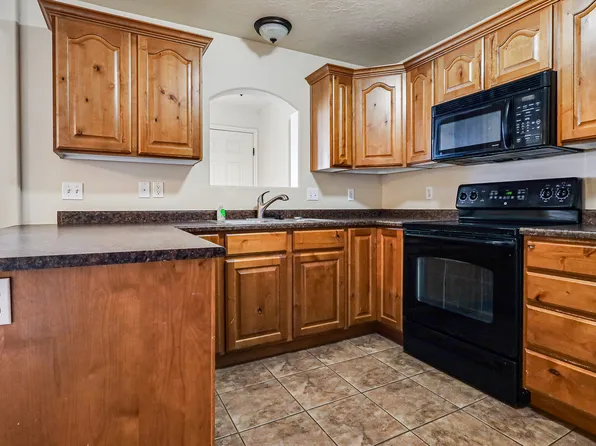 3821 E Rock Creek Rd APT 8, Eagle Mountain, UT 84005