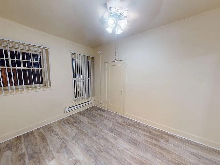 2532 DALY STREET — Photo 7